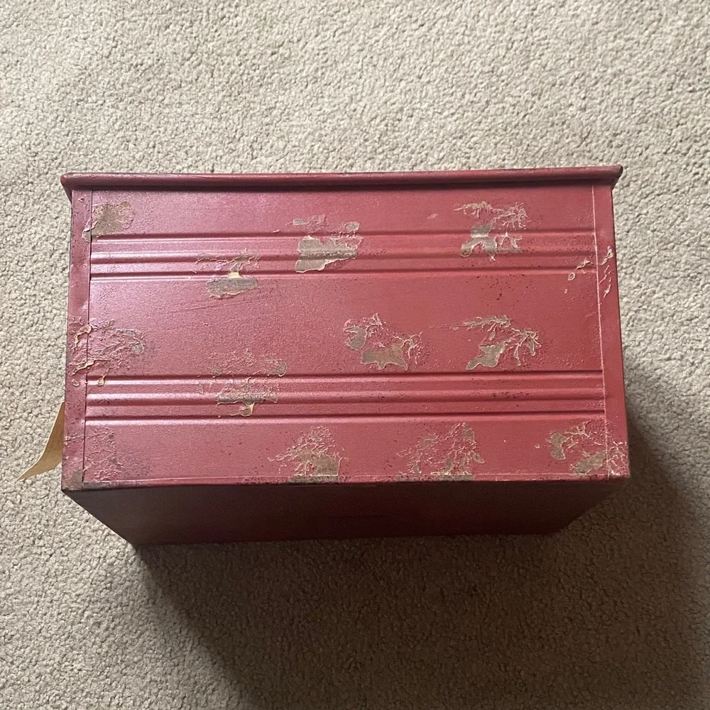Red Vintage-Style Metal Storage Box e Co Op